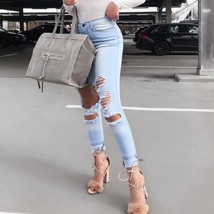 Mid-rise skinny jeans